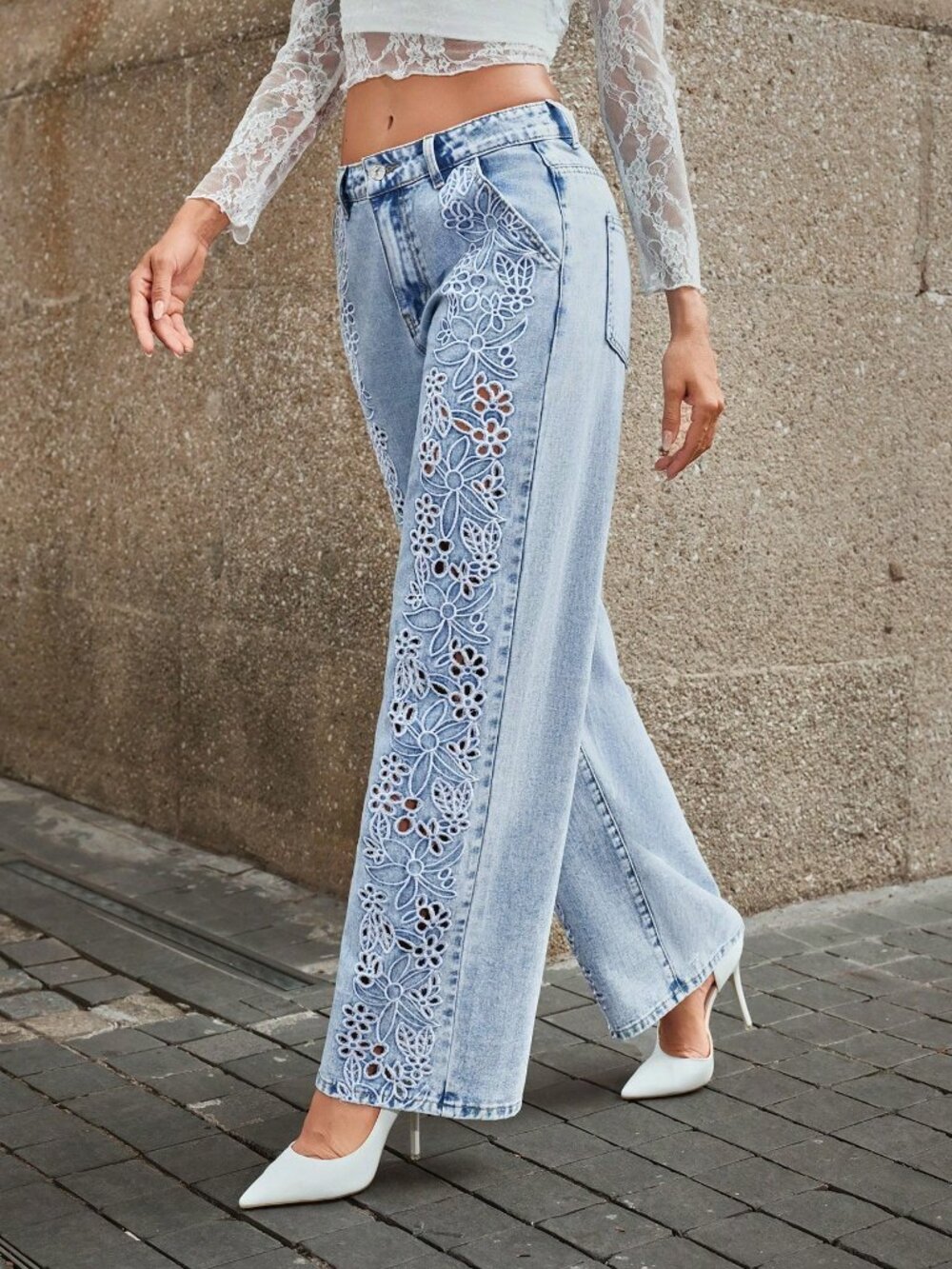 Light Wash Casual Women's Hollow Embroidered Straight Denim Jeans